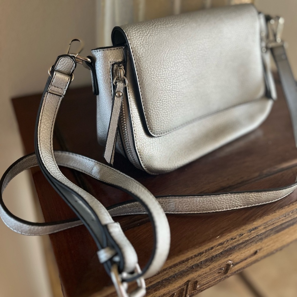 A New Day silver crossbody bag - Picture 3 of 10